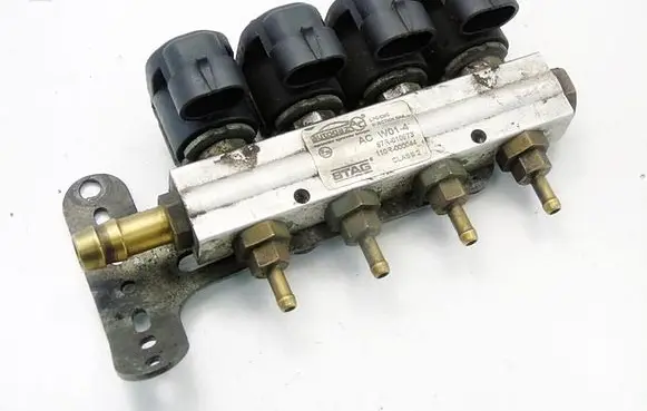 Skoda Octavia Mk1 (1U) Fuel injectors set 67R-010973