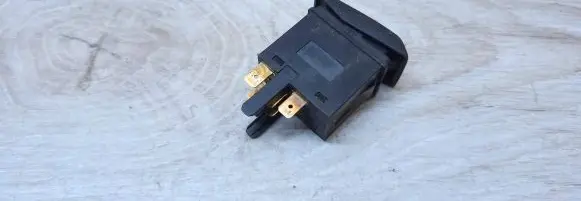 Fog light switch