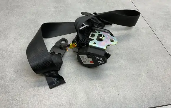 Land Rover Range Rover Evoque L538 Front seatbelt 620198200