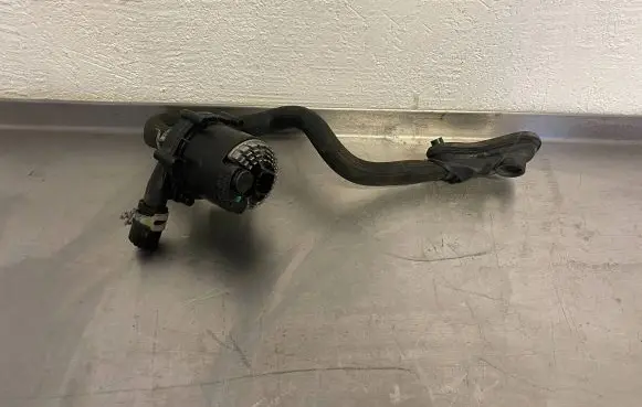 Tesla Model S Electric auxiliary coolant/water pump 106747300f 106538900