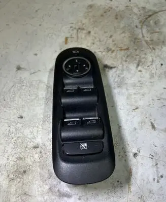Ford Mondeo MK IV Electric window control switch 7S7T14A132BC