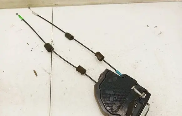 Toyota RAV 4 (XA30) Rear door lock 