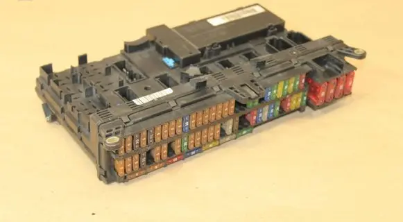 BMW X5 E53 Fuse module 8384525 8378107