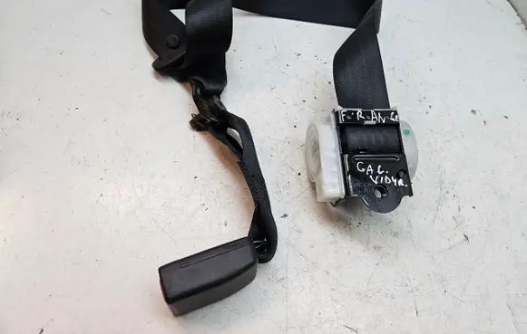 Middle seatbelt (rear)