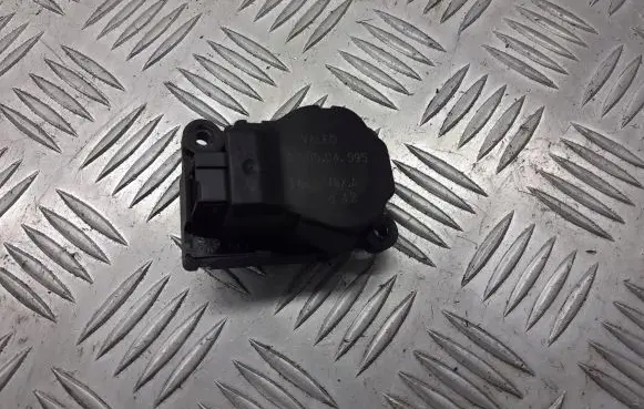 Renault Megane II A/C air flow flap actuator/motor F663746X
