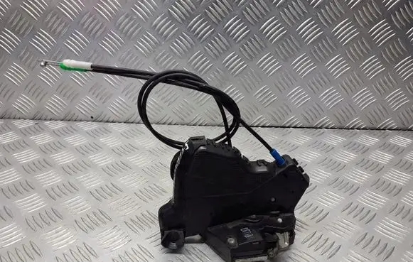 Toyota Avensis T250 Front door lock 