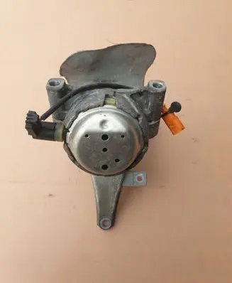 Audi A6 S6 C7 4G Engine mount bracket 4G0199381LH