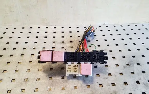 Renault Trafic II (X83) Fuse box set 7703297572