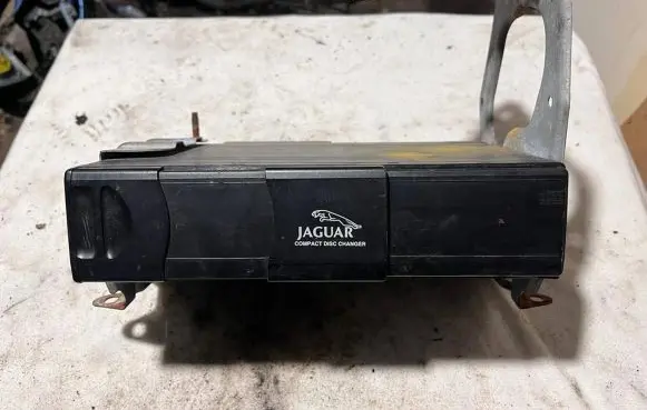 Jaguar X-Type CD/DVD changer 1X4318C830AB
