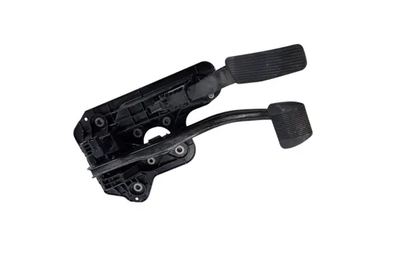 Chrysler Pacifica Accelerator throttle pedal 04581677AB