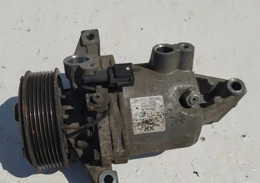 Nissan Juke I F15 Air conditioning (A/C) compressor (pump) 926003PU7A