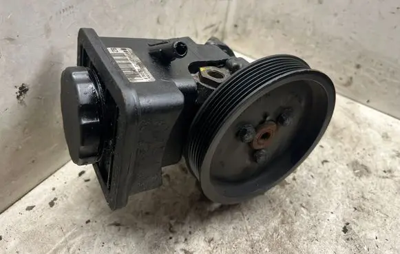 BMW X5 E53 Power steering pump 676227901