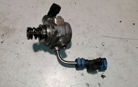 Volvo S60 Fuel injection high pressure pump 31392104