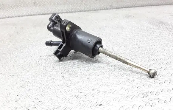 Volkswagen New Beetle Clutch master cylinder 