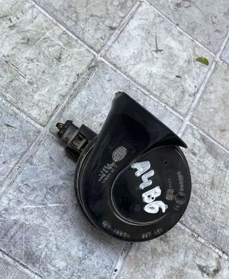 Audi A4 S4 B6 8E 8H Horn signal 8E0951221