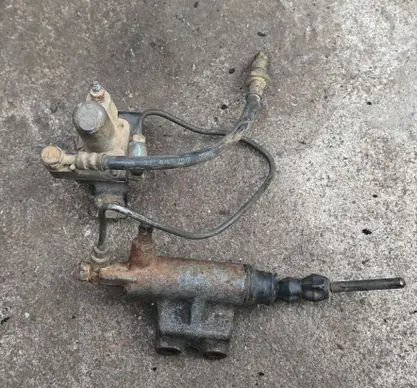 Mitsubishi Pajero Clutch slave cylinder 