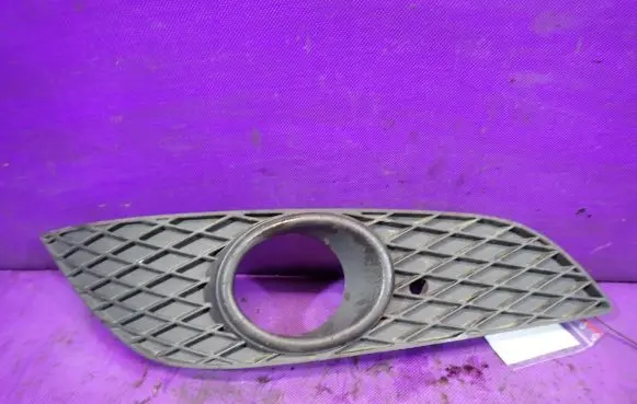 Opel Astra H Front bumper lower grill 13225765