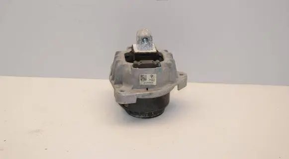 BMW 7 F01 F02 F03 F04 Engine mount bracket 22116775905 6775905 8212