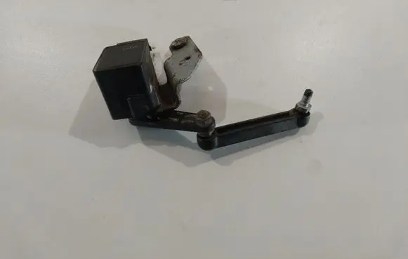 BMW 5 E60 E61 Headlight/headlamp level sensor 1093699