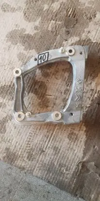 Peugeot 208 II A/C compressor mount bracket 9826641380