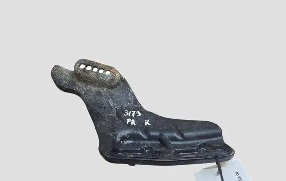 Peugeot 208 I Fender mounting bracket 9675143980
