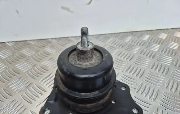 Skoda Rapid (NH) Engine mount bracket 6Q0199262BF 6Q0199167AB