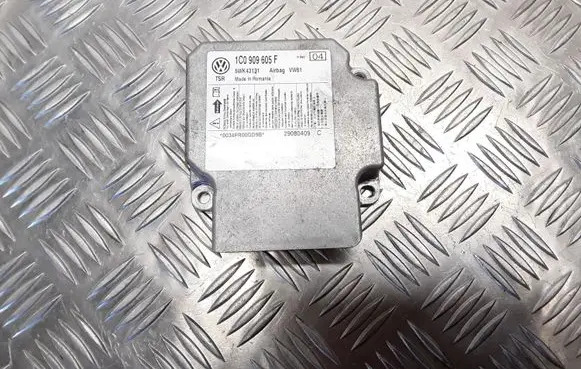Skoda Fabia Mk2 (5J) Airbag control unit/module 1C0909605F 5WK43131