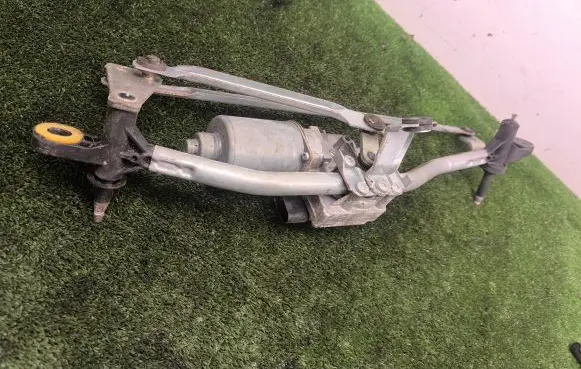 Audi A4 S4 B8 8K Front wiper linkage and motor 8K1955119