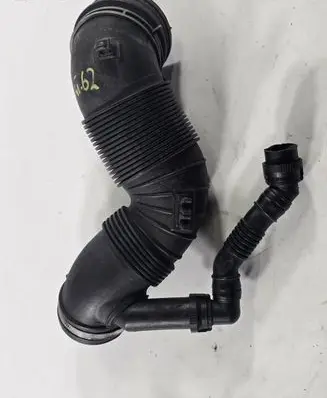 Audi A3 S3 8P Air intake hose/pipe 3C0129654P