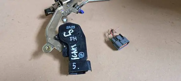 Suzuki Ignis Front door lock 8220280G20 8220280G11