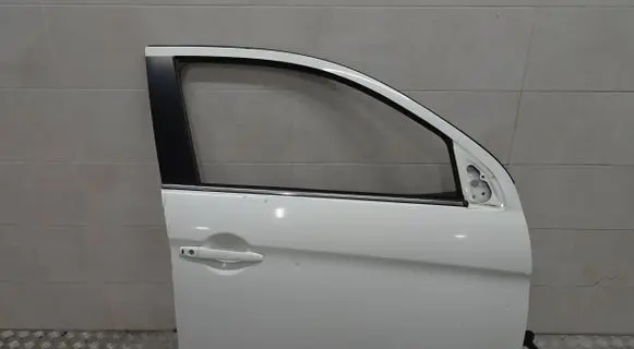 Mitsubishi ASX Front door