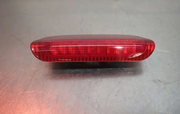 Nissan Juke I F15 Third/center stoplight
