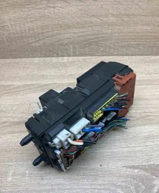 Mitsubishi Space Star Fuse module MB953355 MR193494