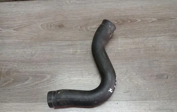 Volvo XC70 Engine coolant pipe/hose 09492889