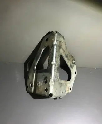 Audi A6 S6 C6 4F Fender mounting bracket 4F0821136A