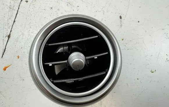 Mercedes-Benz GLC X253 C253 Dash center air vent grill A2058304000