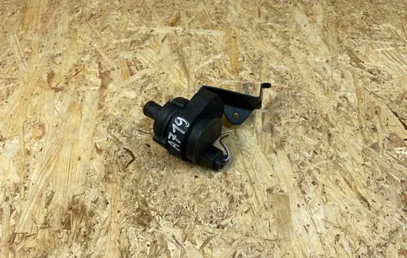 Mercedes-Benz CLS C218 X218 Electric auxiliary coolant/water pump A2118350028