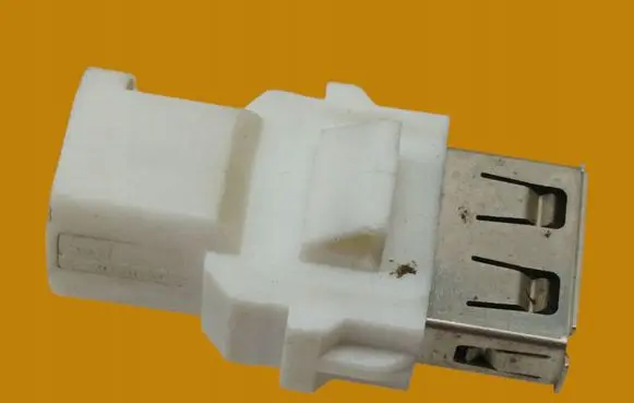 BMW 5 G30 G31 G38 USB socket connector 939D501