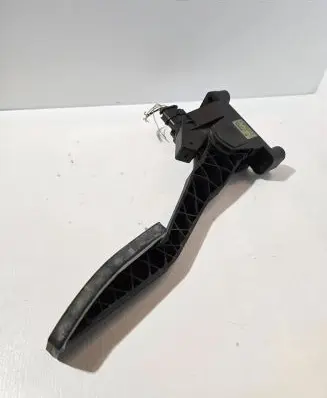 Opel Zafira A Accelerator throttle pedal 90581208 08303353 0281002298
