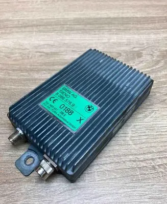 BMW 5 E39 Aerial antenna amplifier 8386576 83865769