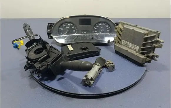 Dacia Sandero Other control units/modules 8200483732