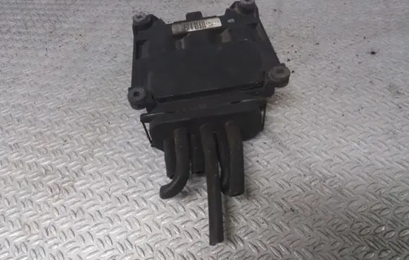 Volkswagen Touran I Turbo solenoid valve 6Q0131075