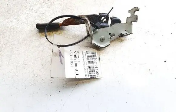 Toyota RAV 4 (XA30) Fuel tank opening switch 