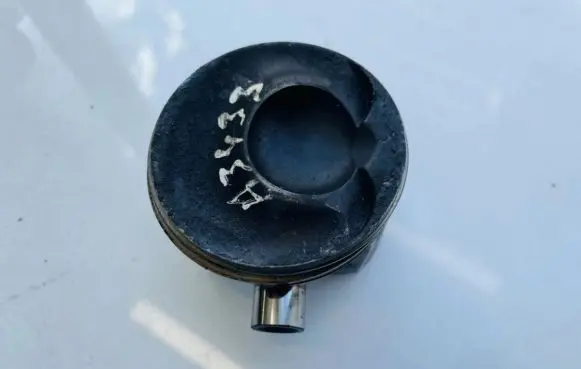 Piston