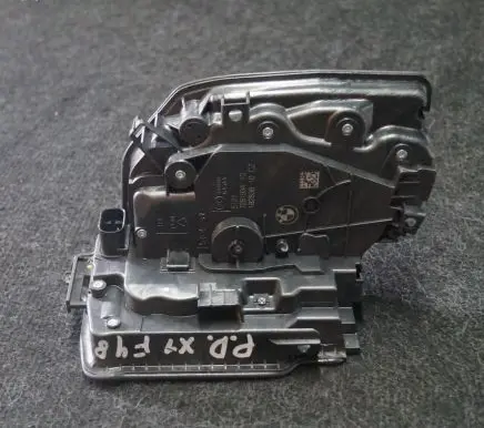 BMW X1 F48 F49 Front door lock 7281934