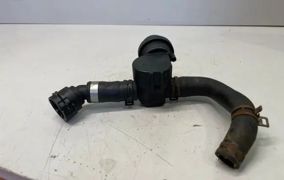 Volvo V60 Engine coolant pipe/hose 31338891