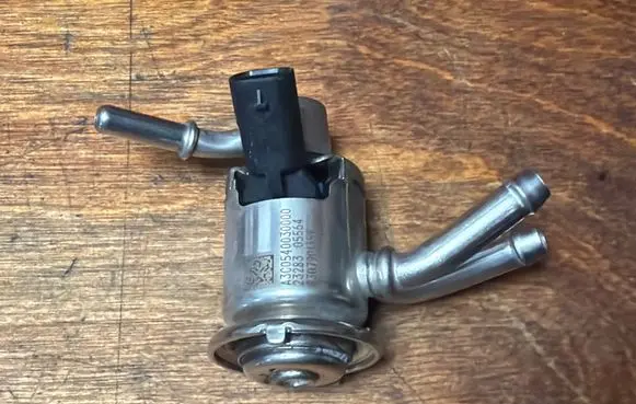 Mercedes-Benz Sprinter W907 W910 AdBlue injector A0004905100