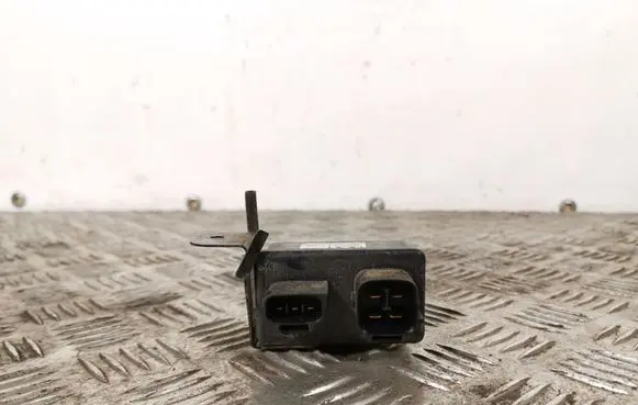 Subaru Forester SJ Window wiper relay 86121FJ001