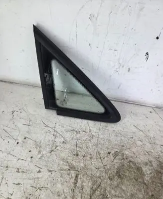Volkswagen Touran I Front triangle window/glass 