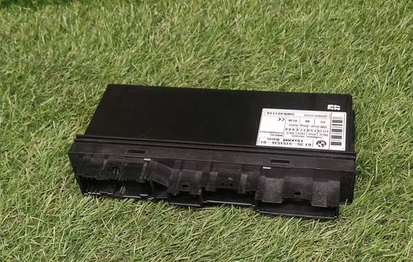 BMW 5 E60 E61 Comfort/convenience module 9151516 6135915151601